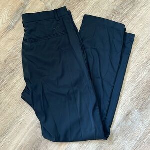 Men’s black Nike dri-fit golf pants